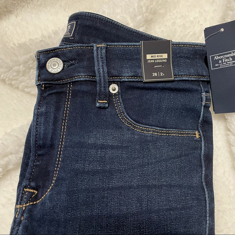 NWT Abercrombie Jeggings size 26 Short